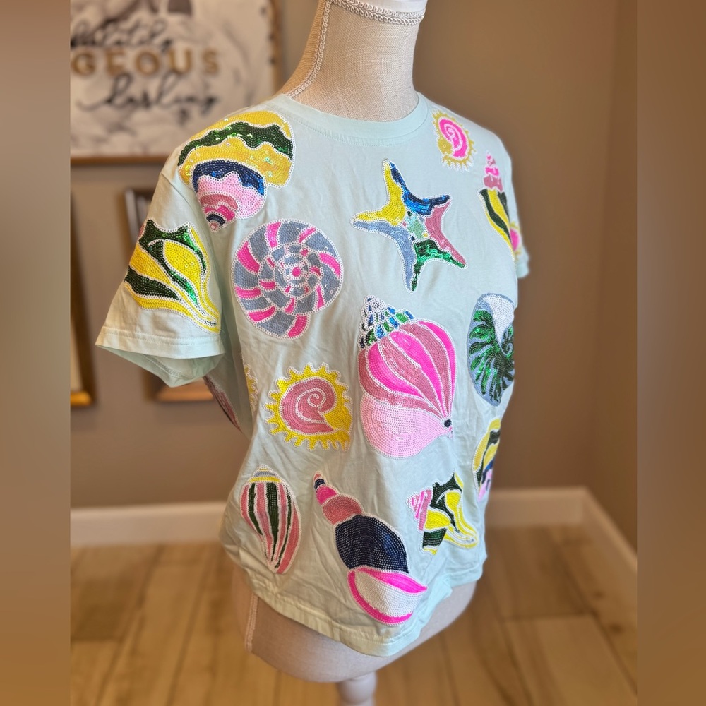 New! QUEEN OF SPARKLES Colorful Sequin Sea Shells Tee Oversized XS - Picture 5 of 10
